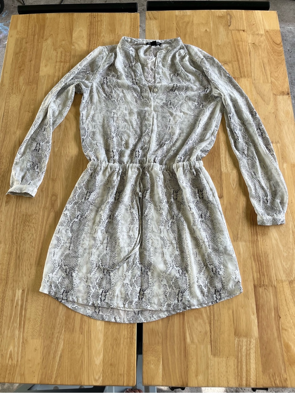 Hilary Radley White and Gray Snake Print Drawstring Tunic